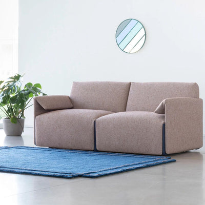 Sofá Costume 2C con Pouf Ottoman